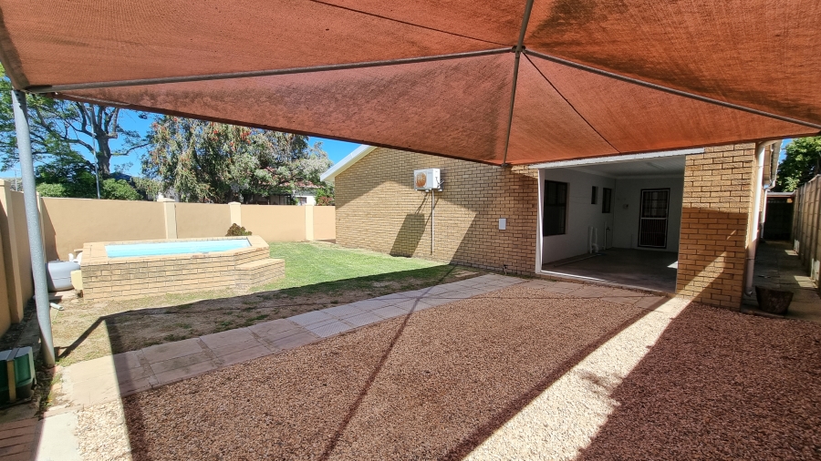 6 Bedroom Property for Sale in Lochnerhof Western Cape